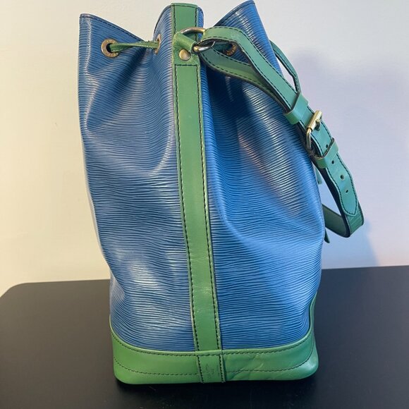 Louis Vuitton 1992 Vintage Bi-Color Epi Leather Petit Noé Bucket Bag - Preowned - Picture 3 of 16